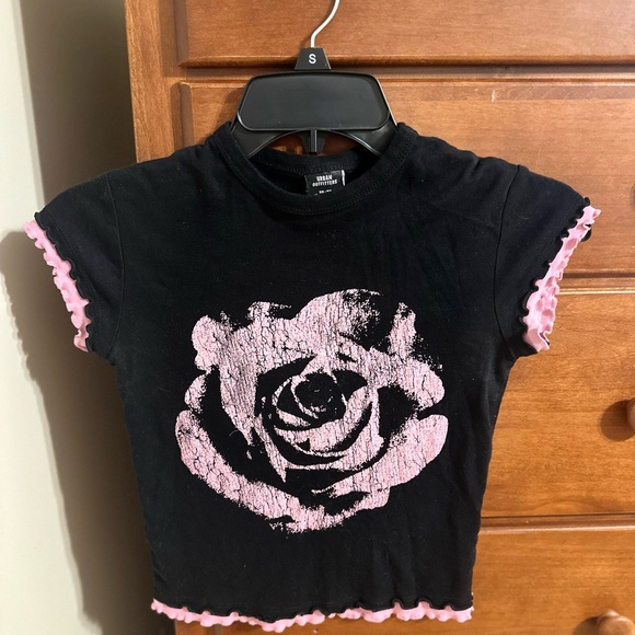 Urban Outfitters Tops - Urban Outfitters Black Crop Top with Pink Rose